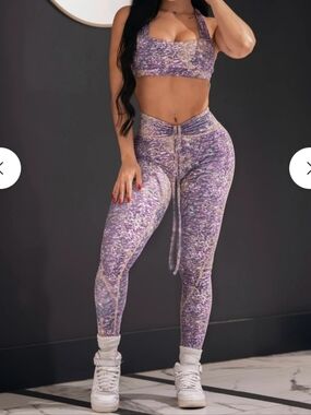 Noire Blanc “Reign” Set - Abstract Purple/Taupe Print